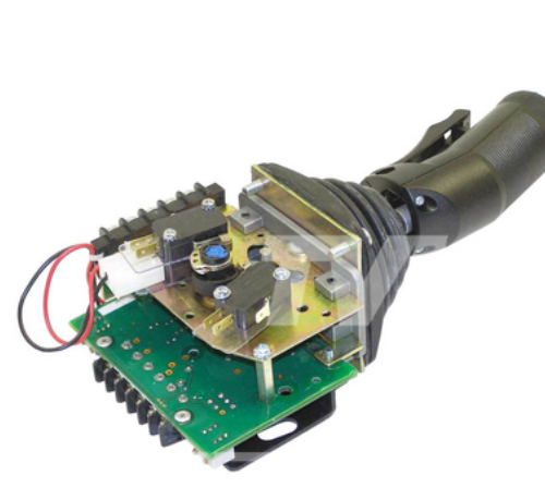 main_2795080_04f9b718-831c-6cc8-220e-3f89d1ae_joystick-controller-3
